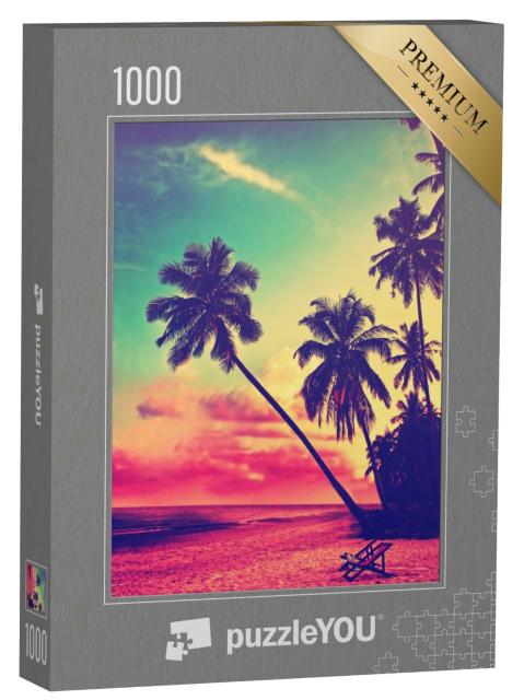 Puzzle 1000 Teile „Tropischer Strand mit Palmenshilouetten im Sonnenuntergang“