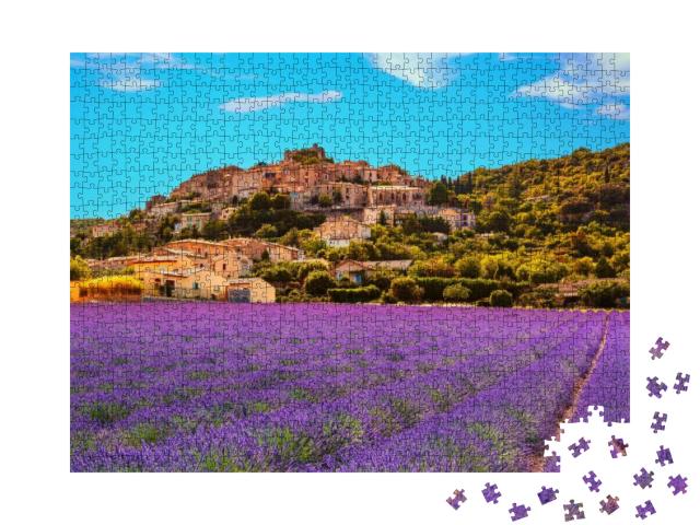 Puzzle 1000 Teile „Simiane la Rotonde: Dorf voller Lavendel, Provence, Frankreich“