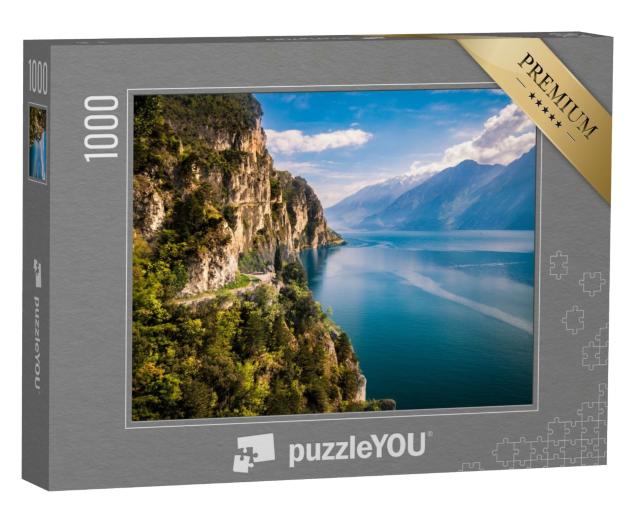 Puzzle 1000 Teile „Wunderschöne Berge umgeben den Gardasee“