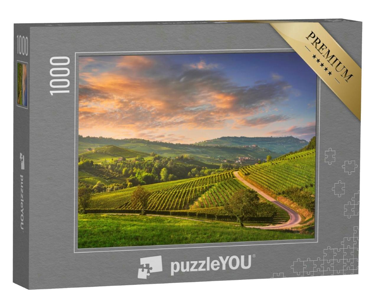 Puzzle 1000 Teile „Sonnenuntergangspanorama der Weinberge der Langhe, Barolo und La Morra, Piemont“