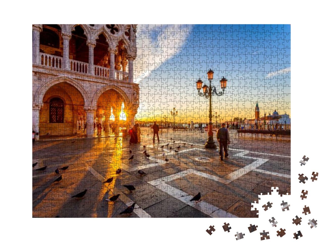Puzzle 1000 Teile „Markusplatz und Dogenpalast im Sonnenaufgang, Venedig, Italien “