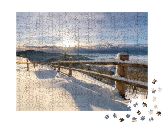 Puzzle 1000 Teile „Magischer Wintersonnenaufgang über dem Magdalensberg“