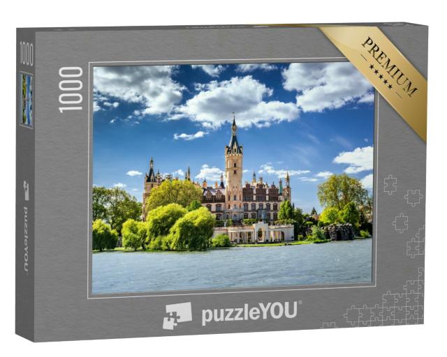 Puzzle 1000 Teile „Das Schweriner Schloss, umgeben von Seen und Wäldern“