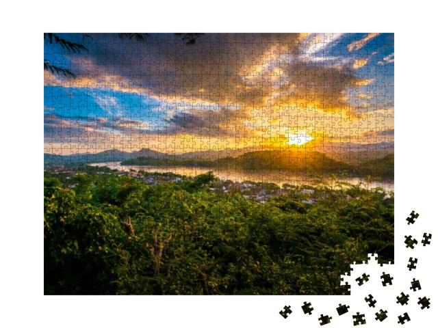 Puzzle 1000 Teile „Blaue Stunde am Mount Phousi, Luang Prabang, Laos“