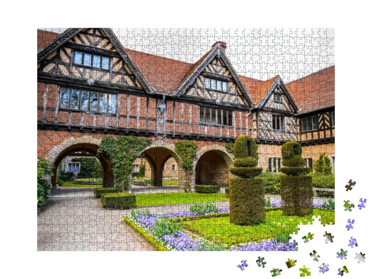 Puzzle 1000 Teile „Innenhof des Schlosses Cecilienhof, Potsdam, Deutschland“