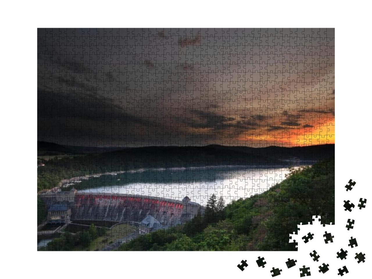 Puzzle 1000 Teile „Blick vom Aussichtspunkt Kleine Kanzel am Edersee bei Sonnenuntergang“
