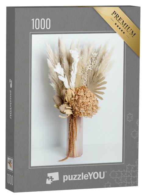Puzzle 1000 Teile „Trockenblumenarrangement mit Banksia, Hortensien, Pampasgras, Palmwedeln“